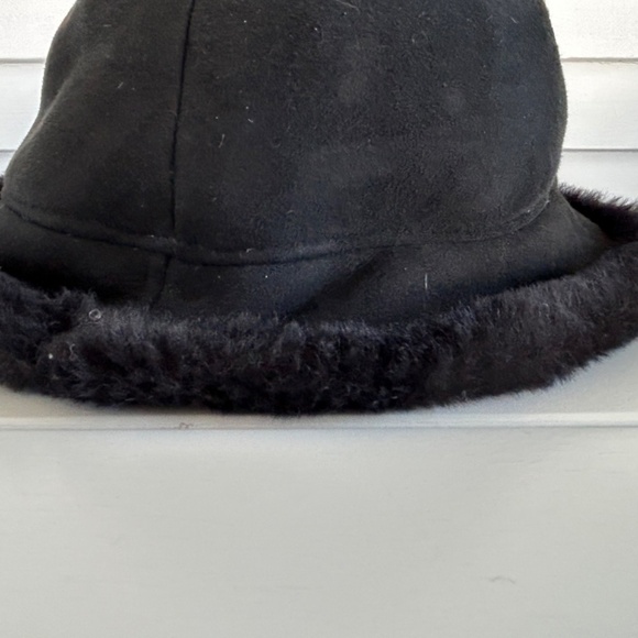 Surell Black Shearling Bucket Hat - Picture 3 of 6